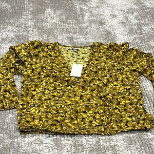 NWT- a new day black & yellow long sleeve v-neck top- 1086